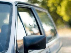 How to Clean and Protect Car Window Rubber Seals with Silicone Lubricant
