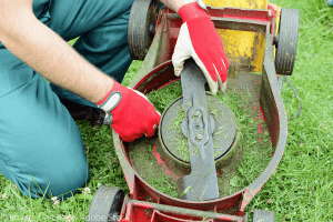 How to Clean Lawn Mower Blades