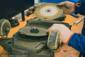 How to Clean Lawn Mower Blades
