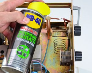 How to cleaning pellet stoves: maintenance with specific products