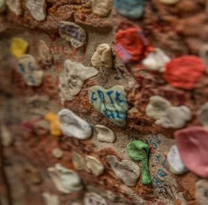 How to Remove Chewing Gum When It Is Stuck to Concrete