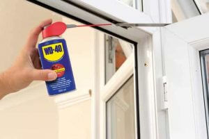 How to keep door and window hinges lubricated