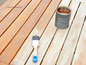 كيف تجدد طاولة خشبية؟ wd40