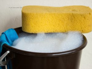 كيف تنظف سلة المهملات الفولاذية ؟
