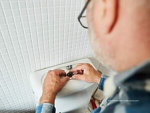 استبدال شطف المرحاض